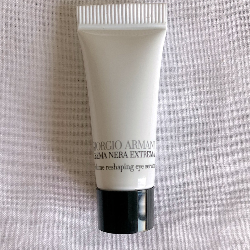 Armani CREMA NERA VOLUME RESHAPING EYE SERUM
3ml, 0.10Fl Oz NWOB
